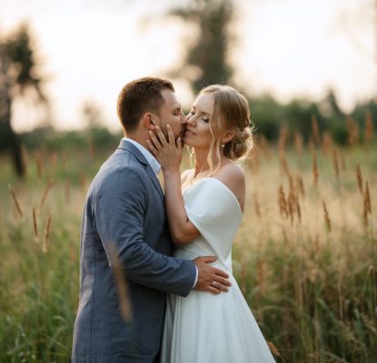 bride-and-groom-on-in-the-woods-12.jpg